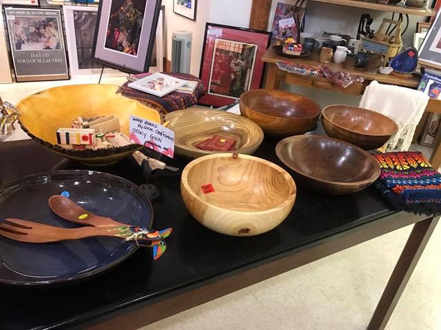 Serving Pieces - Platters & Bowls, Around the Kitchen